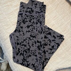NWOT lululemon crop size 6